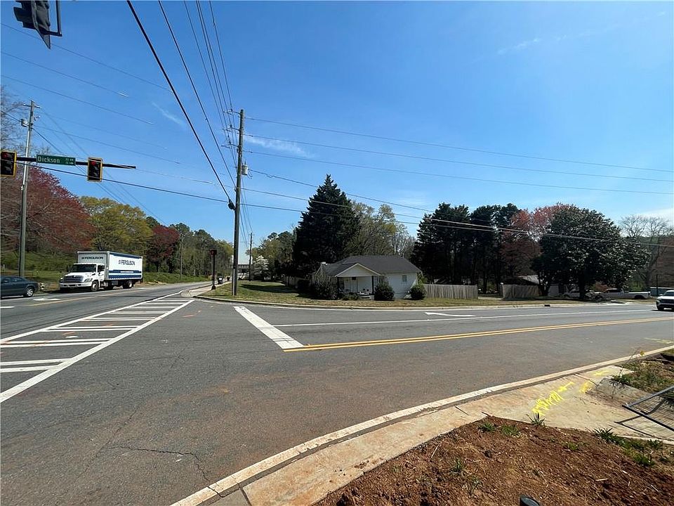 2nd image of 141 Dickson Rd