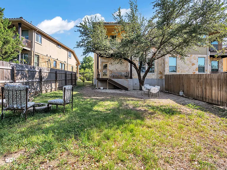 520 S Meadowlark St #B — Photo 43