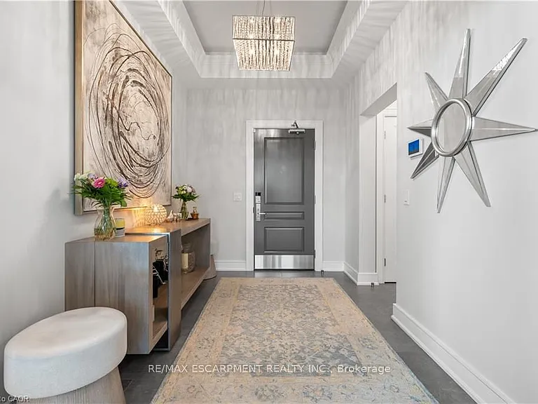 2060 Lakeshore Rd #205 — Photo 4