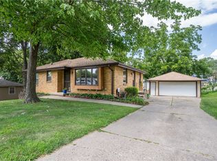 6713 Washington Ave, Windsor Heights, IA 50324