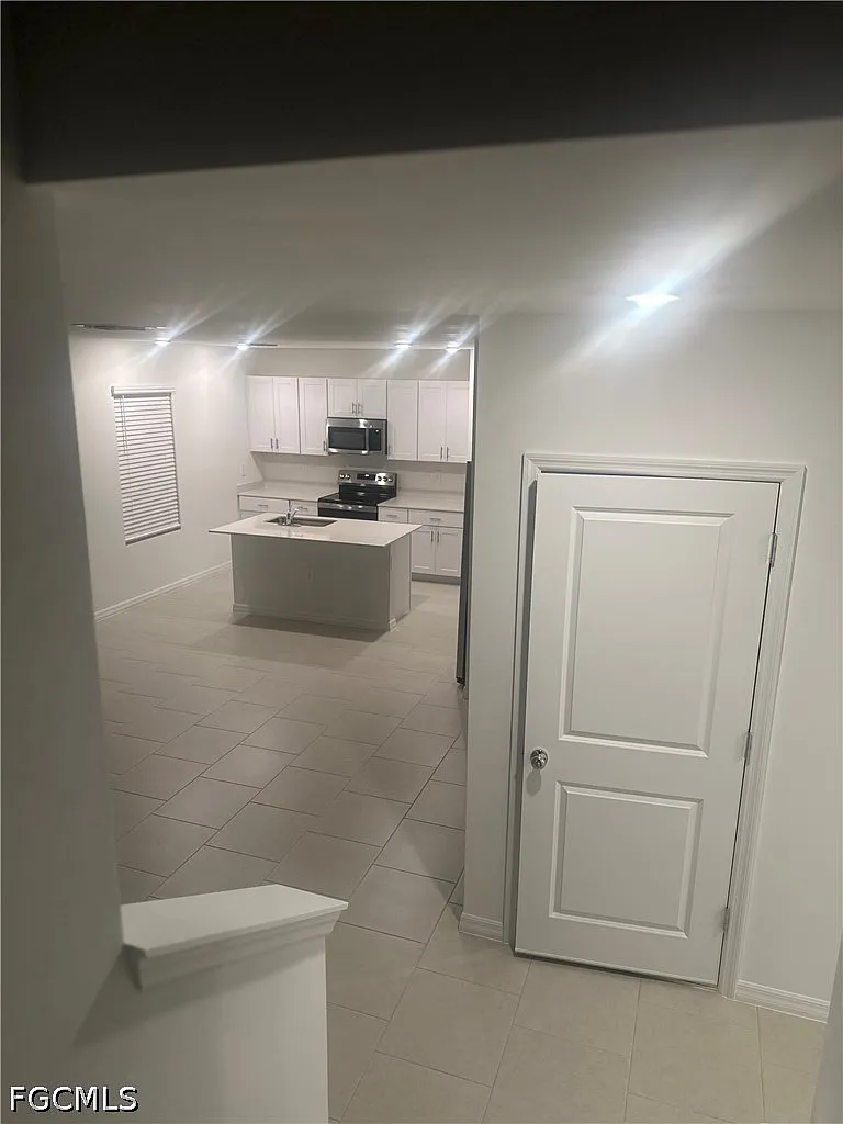 5 bed, 3.0 bath, 2451 sqft, $2,500 — Photo 4