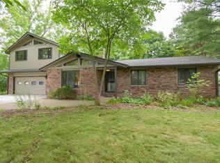 17 Thornhurst Dr, Carmel, IN 46032