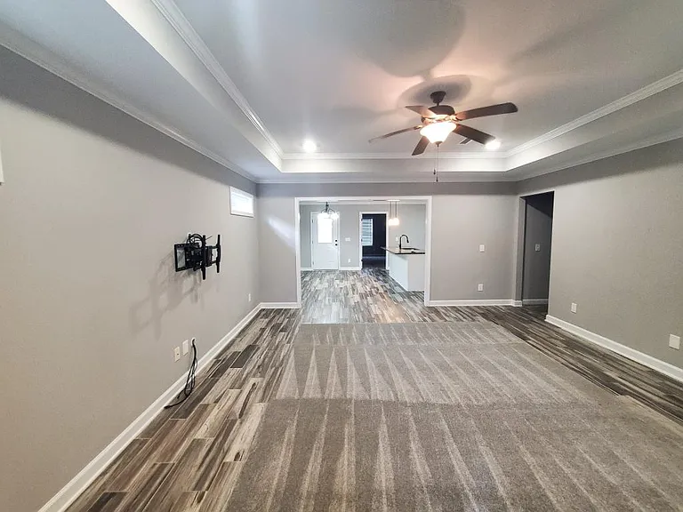 145 Cody Dr — Photo 3