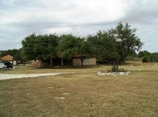 3135 Rolling Oaks Dr, New Braunfels, TX 78132