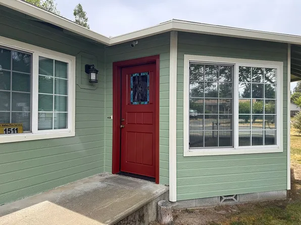 1511 Hubbard Ln, Grants Pass, OR 97527