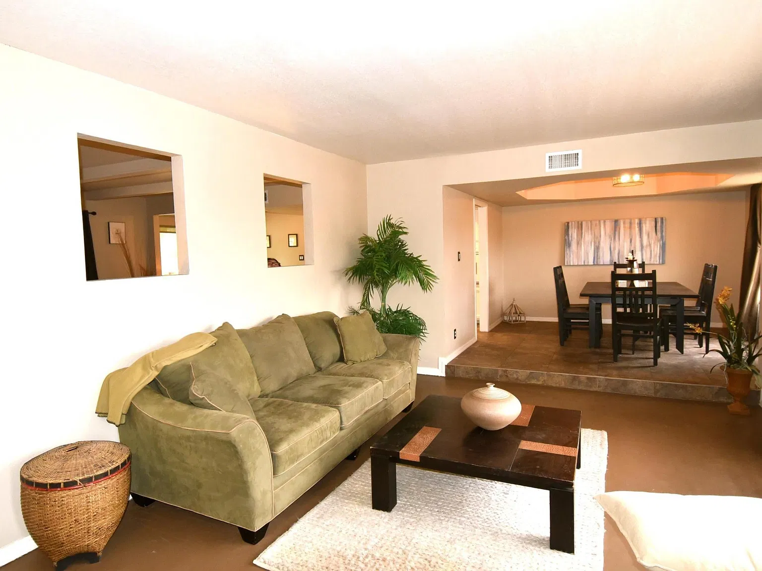 4 bed, 2208 sqft, $3,500 — Photo 3