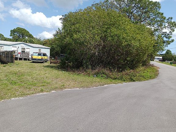 5th image of 5977 Cedar Lake Dr