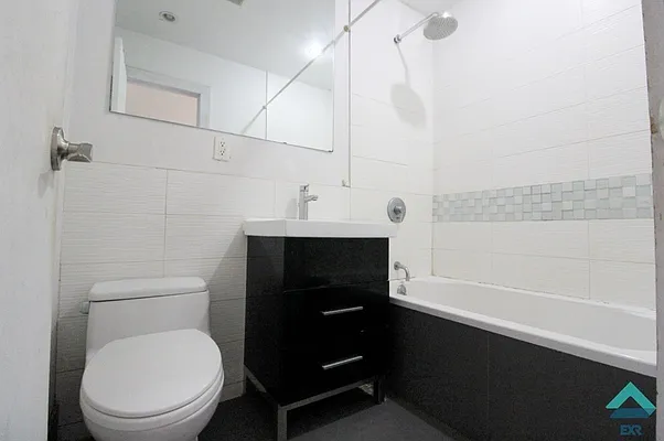 Rented by EXR | media 5