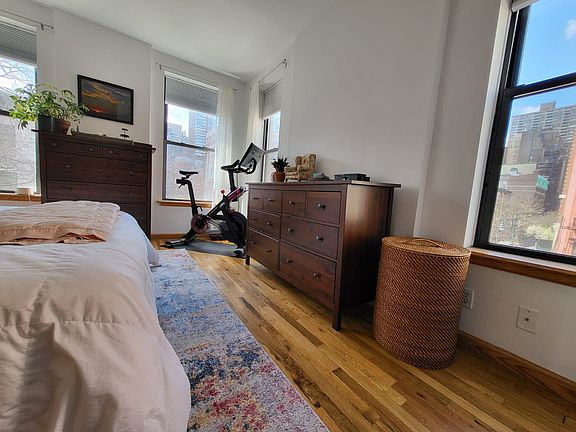4th image of 75 W 71st St APT 1B