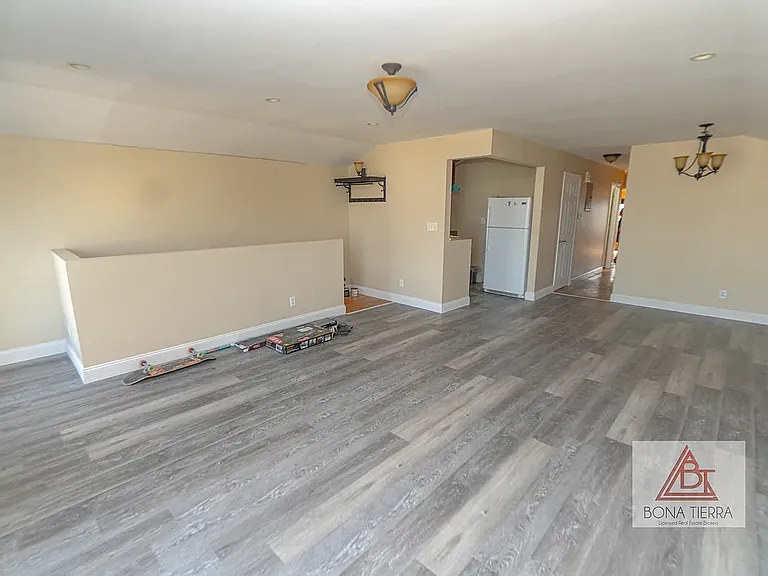 33-18 100th St #2 — Photo 2