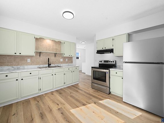 5th image of 635 N Nesmith Ave