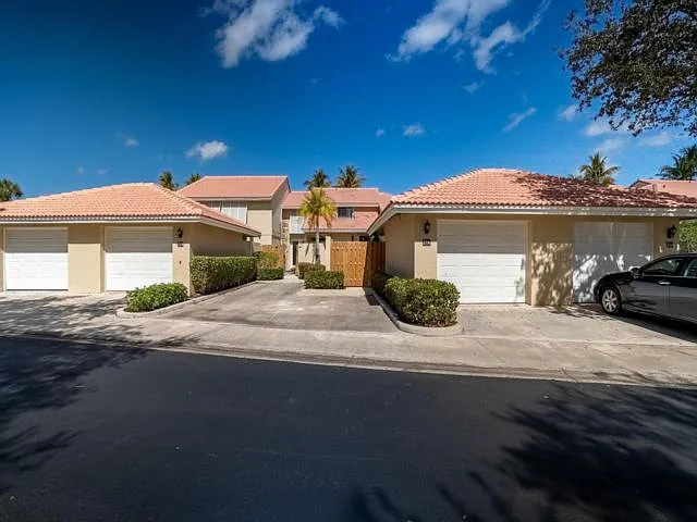 216 Old Meadow Way — Photo 15