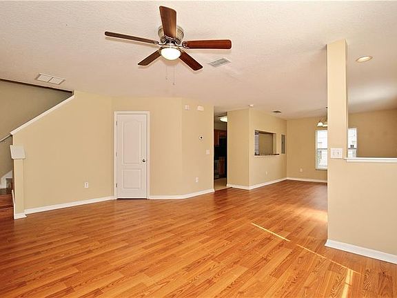 3rd image of 400 Belvedere Way