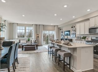 1073 Meadowlark Dr, Fogelsville, PA 18051