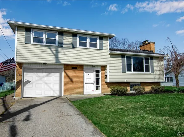 16 Bosse Ln, Buffalo, NY 14224