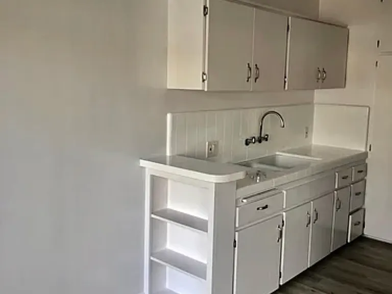 11818 Gateway Blvd #11 — Photo 16