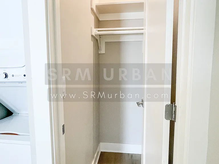 418 W Date St — Photo 3