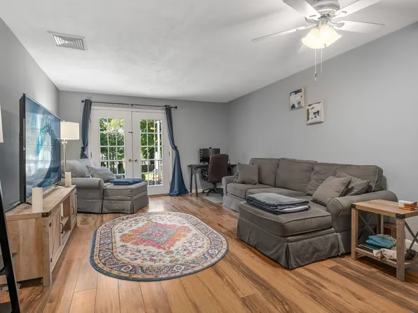 210 Washington St APT 30, Peabody, MA 01960