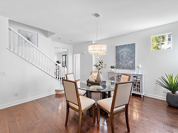 4th image of 11 Paddock Pl