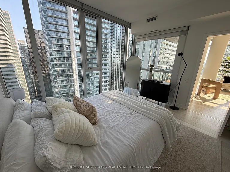 290 Adelaide St W #3411 — Photo 10