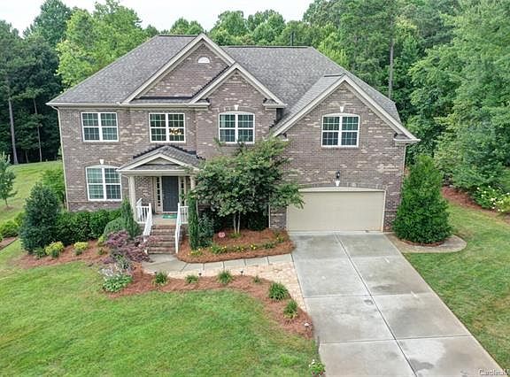 2nd image of 401 Cove Creek Loop