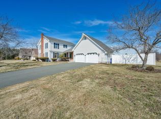 134 Wren Dr, Suffield, CT 06078