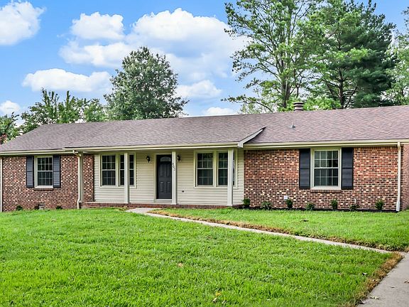 5th image of 803 Laurel Dr