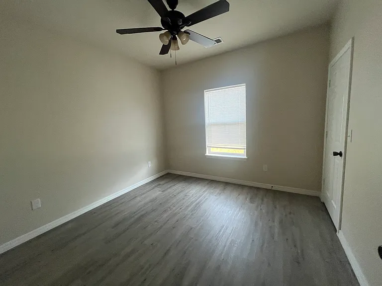 5573 Mars Ave — Photo 10