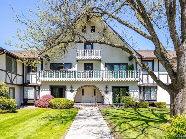 42160 Woodward Ave Unit 78, Bloomfield Hills, MI 48304