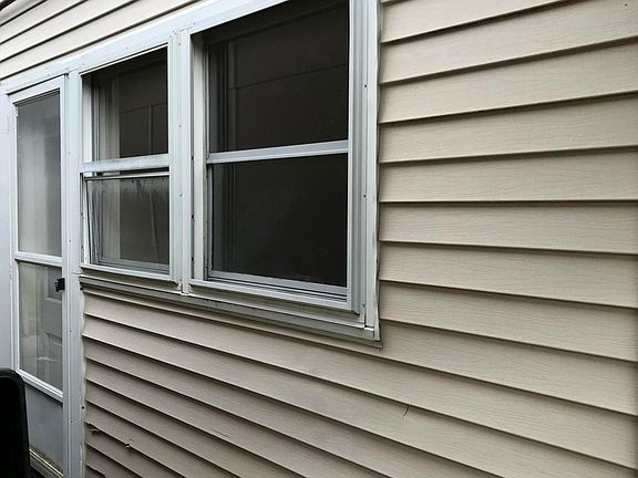 4th image of 33 & 34 Windermere Dr