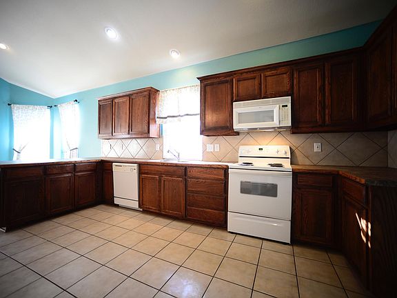 Large Kitchen Area