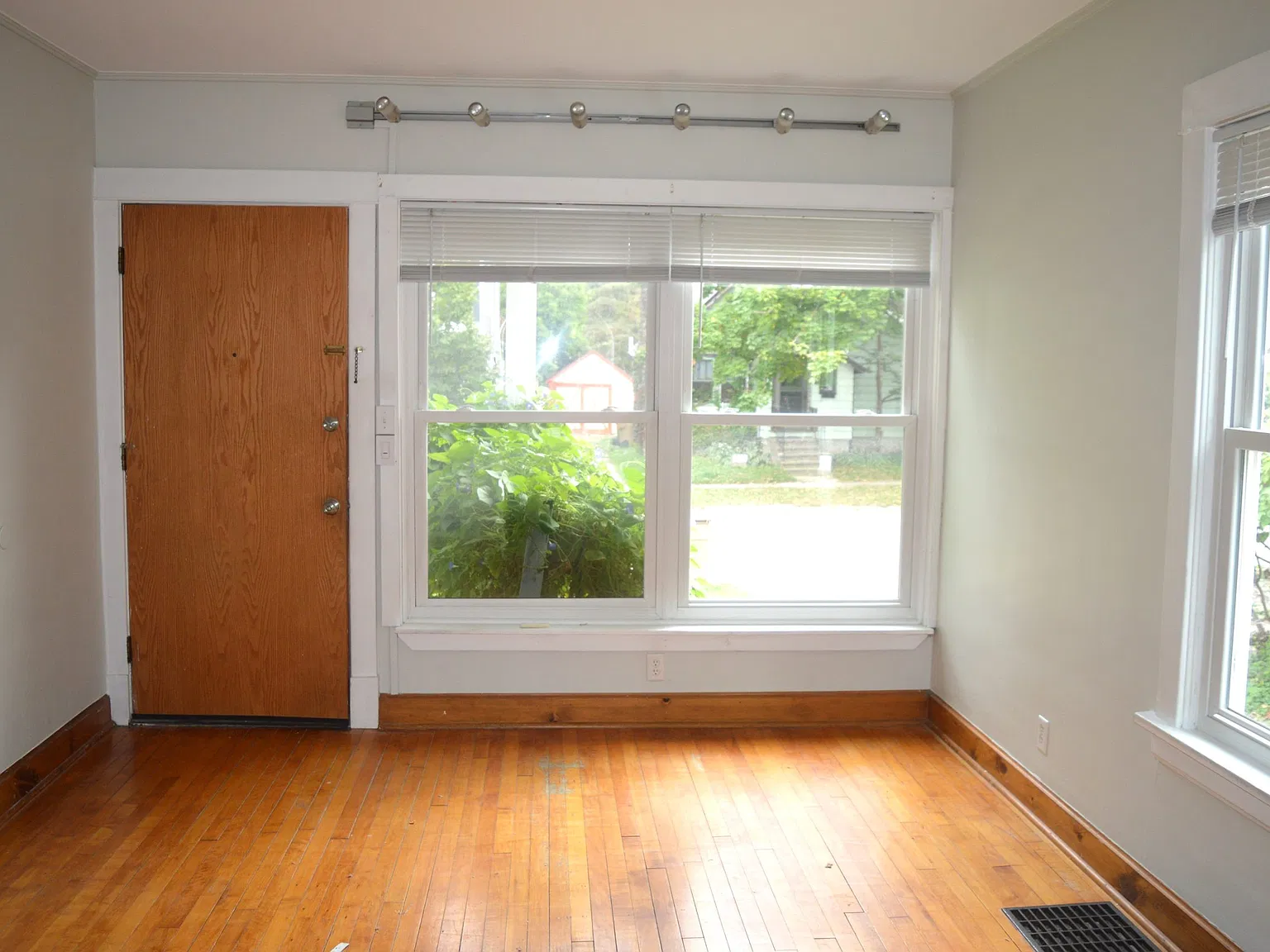 2 bed, 772 sqft, $1,550 — Photo 1