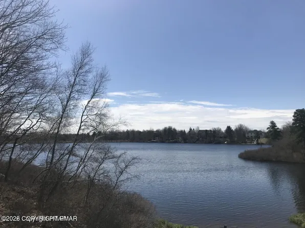 702 Clearview Rd, Long Pond, PA 18334