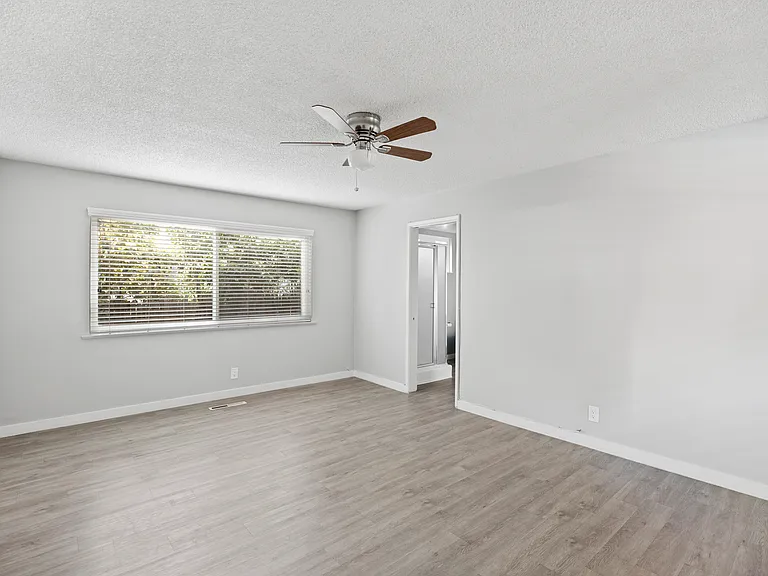 Huntington Villas — Photo 28
