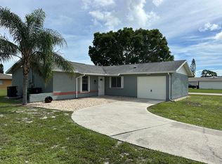 1521 SE Outwood Ct, Port Saint Lucie, FL 34952