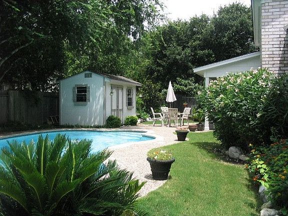 2nd image of 3904 Arroyo Del Sol