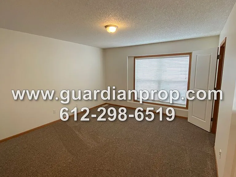 15435 Foster Dr N — Photo 10