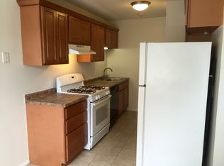 212 Sandy Ln APT B205, Warwick, RI 02889