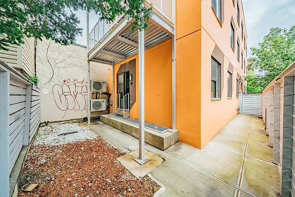 Rented by Nooklyn NYC LLC | media 23