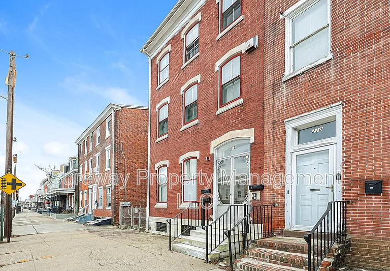 212 E Broad St #2 — Photo 2