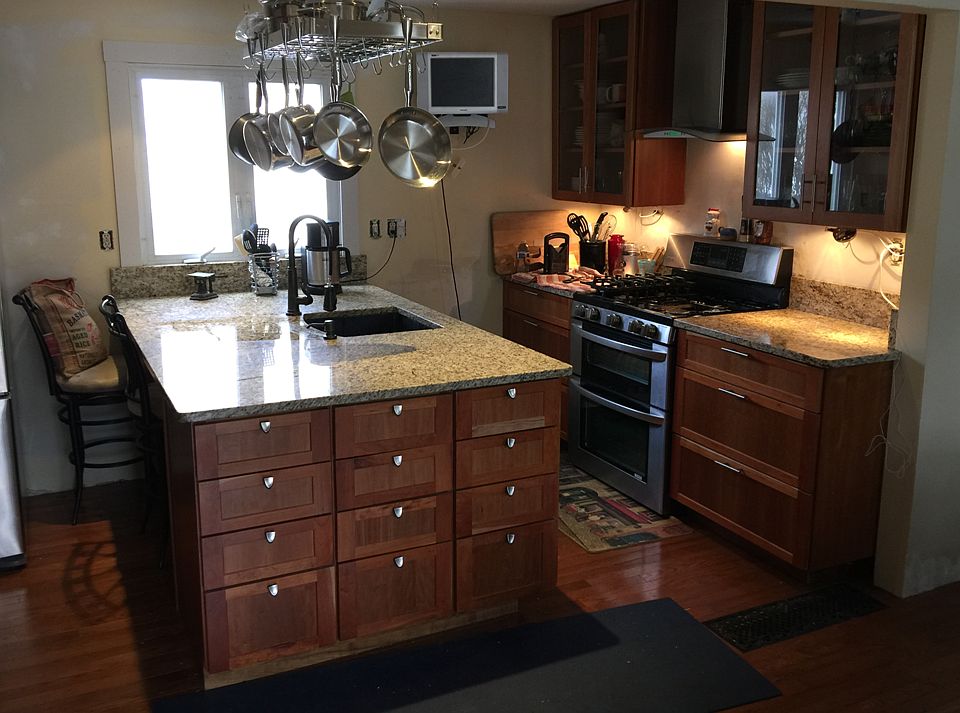 1st image of 32 Winterwood Dr