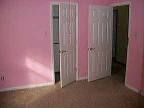 3rd image of 380 Heritage Dr