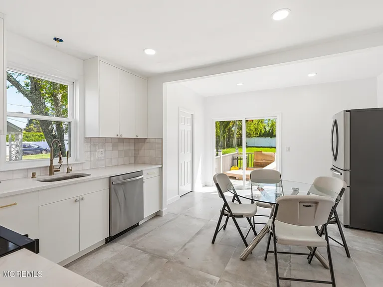 74 Poplar Ave — Photo 14
