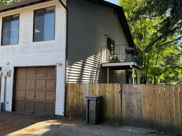 713 F Pl NE #4, Auburn, WA 98002
