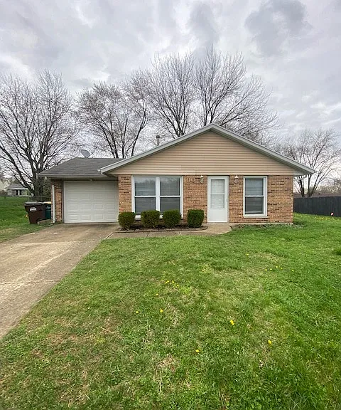 110 Teakwood Ln — Photo 1