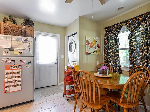 5th image of 821 Shumway Ave