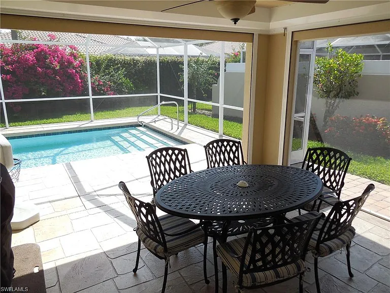 4238 Redonda Ln — Photo 3