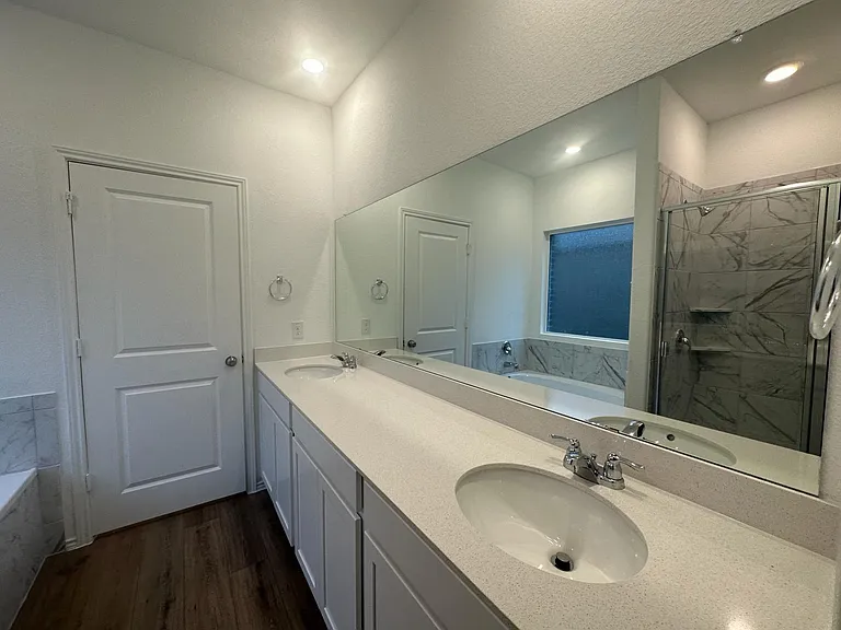 361 Sonterra Dr — Photo 18