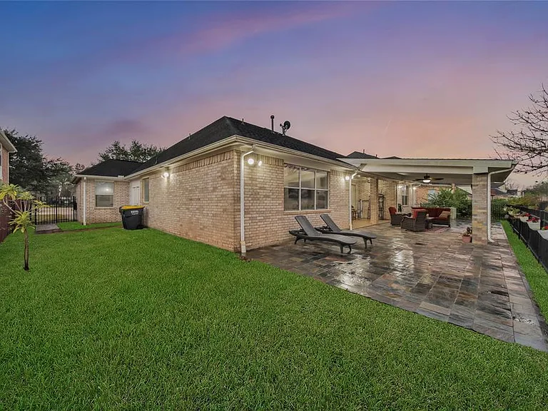 3831 Lakeridge Canyon Dr — Photo 15
