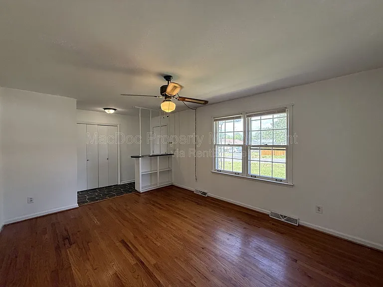 1804 Sherwood Dr — Photo 23